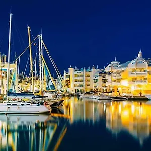 https://apartamento-marina-beach.es-andalucia.com